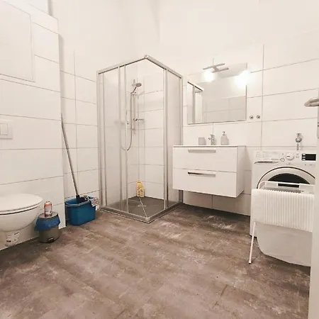Dormitory 3 Beds B * Linz